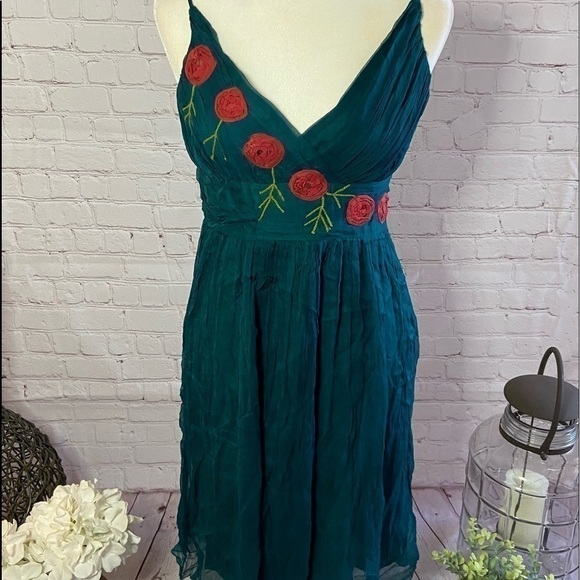 FASHION Spy Woman’s Sleeveless Emerald Dress M - Picture 2 of 4